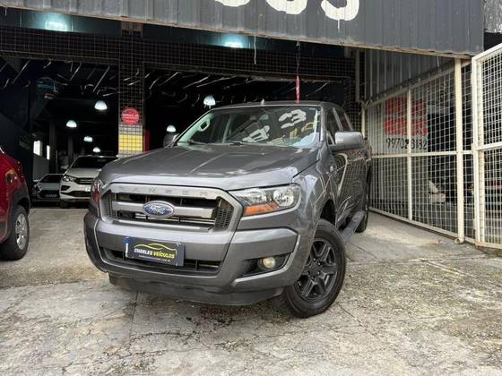 FORD RANGER 2.2 XLS 4X2 CD 16V DIESEL 4P AUTOMÁTICO FORD RANGER 2.2 XLS 4X2 CD 16V DIESEL 4P AUTOMÁTICO